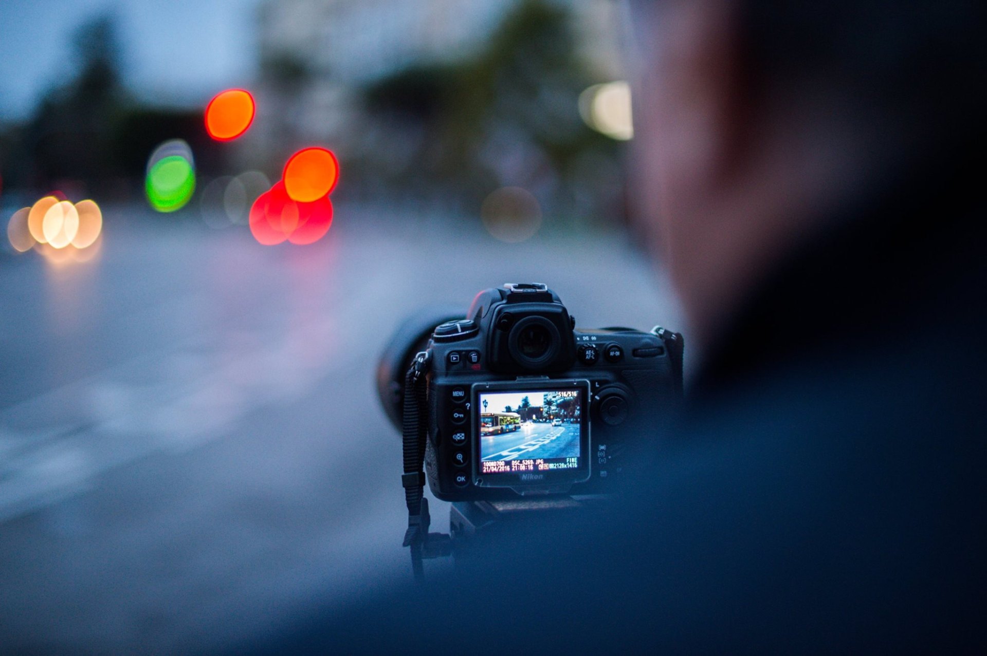 Práctica de fotografía nocturna y larga exposición